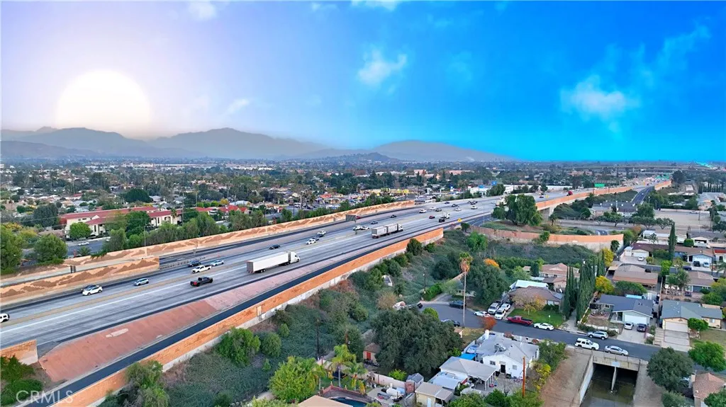 14655 Maclay Street, Mission Hills (san Fernando), California 91345 home-pic-36