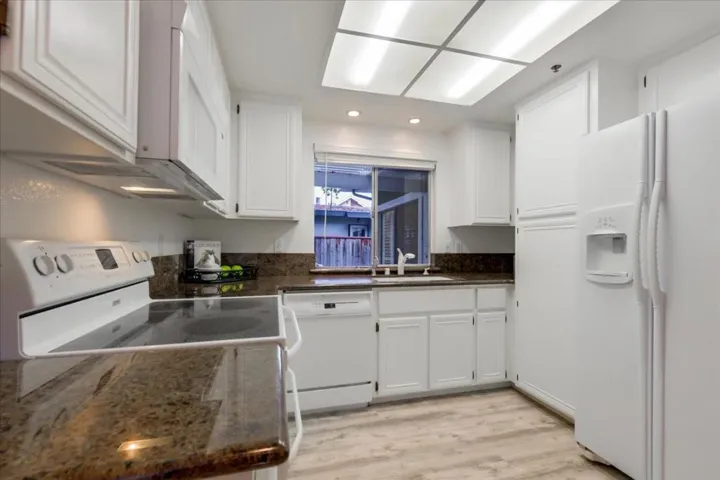 1465 Kentfield Avenue, Redwood City, California 94061
