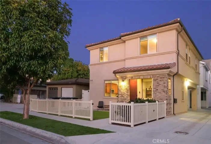 18508 Grevillea Avenue, Redondo Beach, California 90278