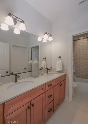 2nd Full Bathroom, Jack-and-Jill