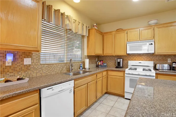 13031 Nelliebell Drive, Victorville, California 92392