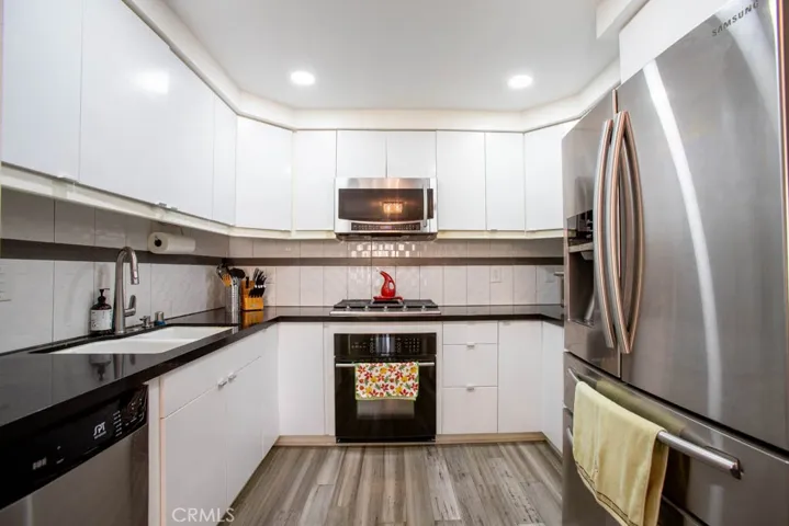 24773 Sand Wedge Lane, Valencia, California 91355