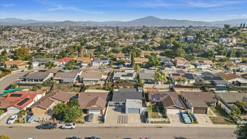 331 Treewood, San Diego, California 92114