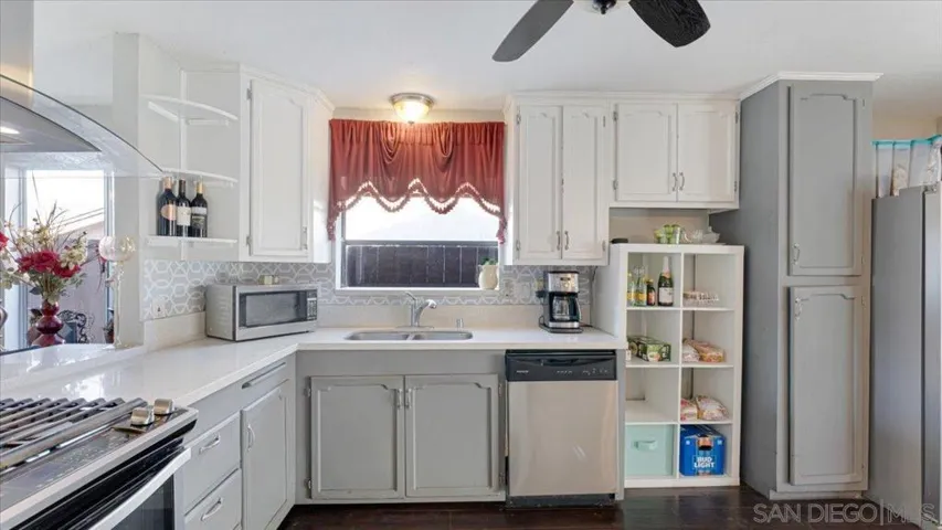 331 Treewood, San Diego, California 92114