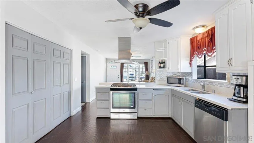 331 Treewood, San Diego, California 92114