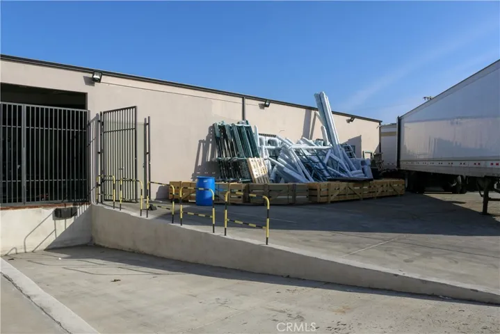 Below ground loading dock
