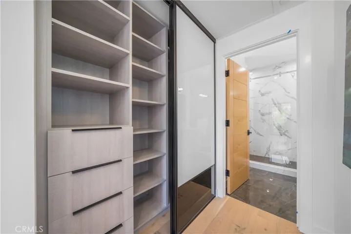 14549 Benefit Street, Sherman Oaks, California 91403
