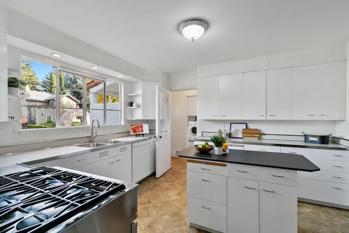 780 Hamilton Avenue, Palo Alto, California 94301