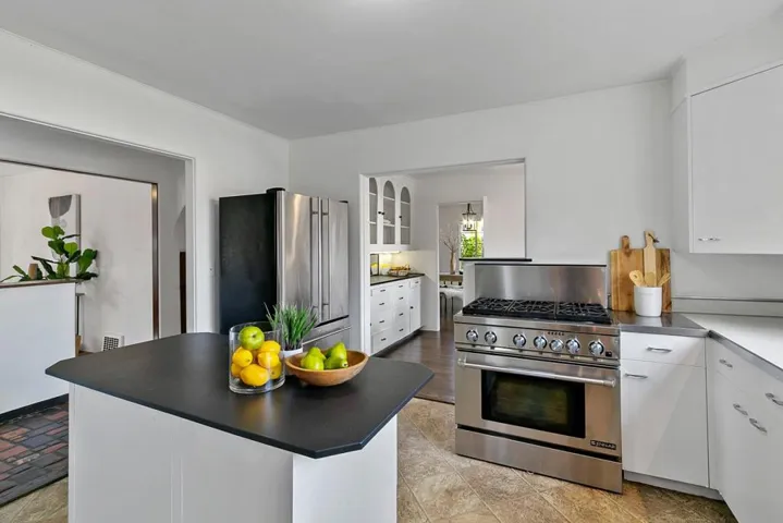 780 Hamilton Avenue, Palo Alto, California 94301