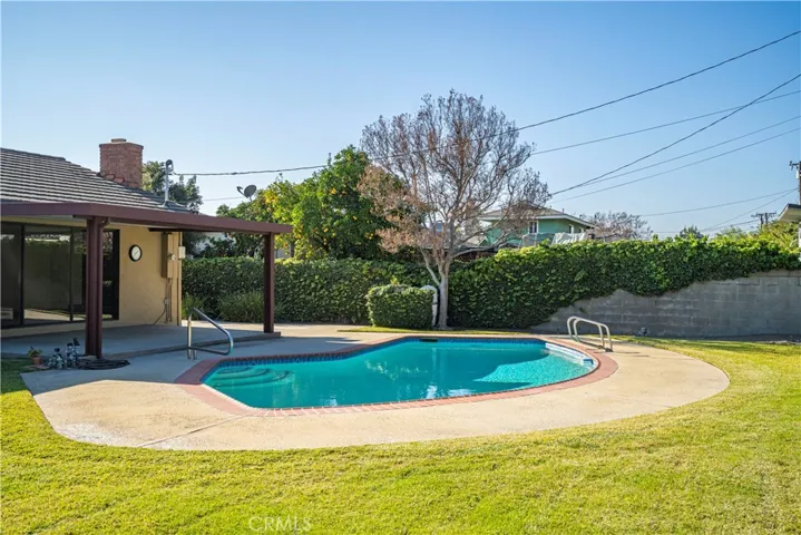 727 E Myrtle Avenue, Glendora, California 91741