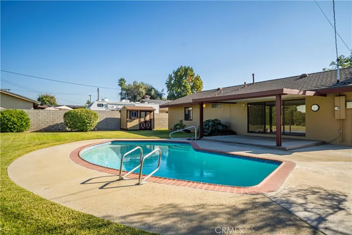 727 E Myrtle Avenue, Glendora, California 91741