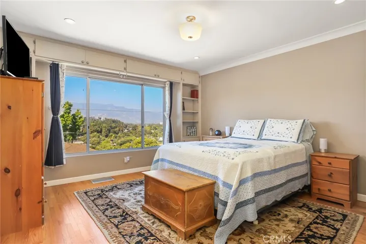 175 Sequoia Drive, Pasadena, California 91105