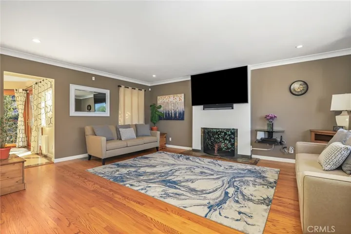175 Sequoia Drive, Pasadena, California 91105