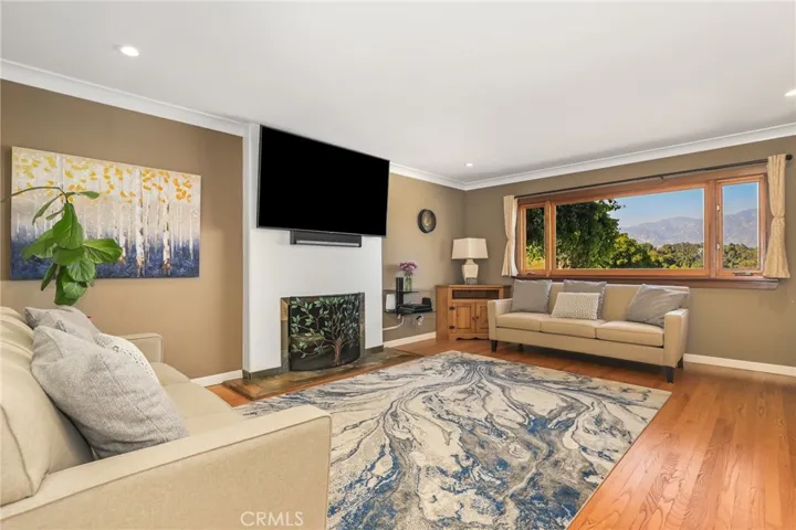 175 Sequoia Drive, Pasadena, California 91105