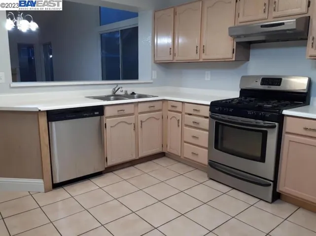 1205 Cribari Dr, Modesto, California 95358