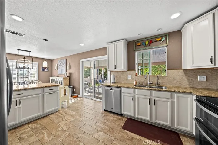 29741 Yellow Gold Drive, Canyon Lake, California 92587