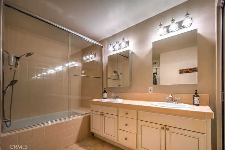 5 Woodland Drive, Irvine, California 92604