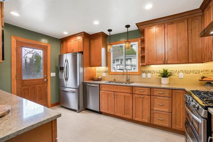 18717 Crest Ave, Castro Valley, California 94546