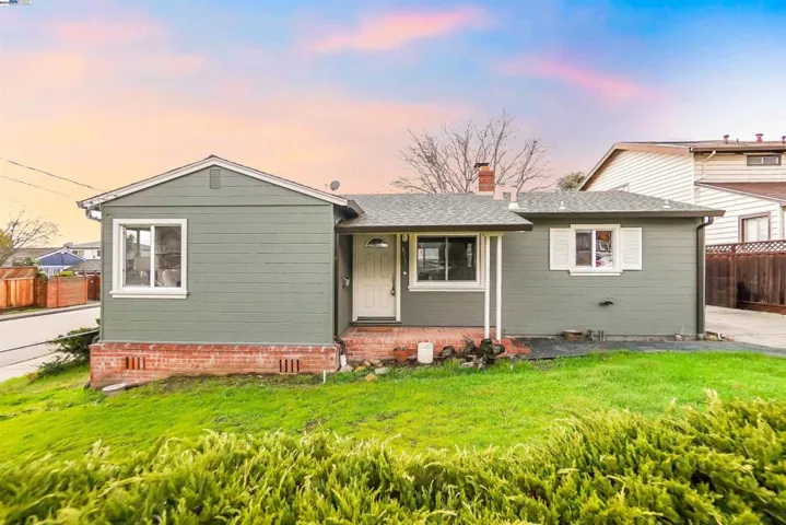 18717 Crest Ave, Castro Valley, California 94546