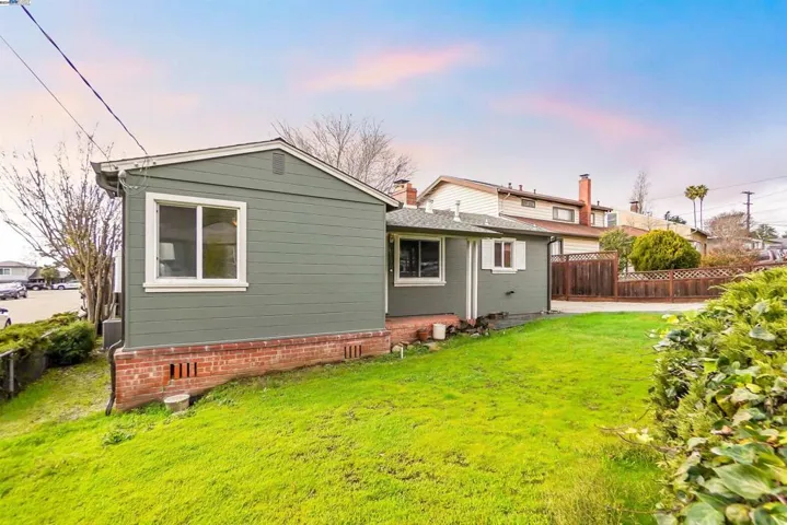 18717 Crest Ave, Castro Valley, California 94546