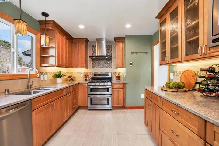18717 Crest Ave, Castro Valley, California 94546
