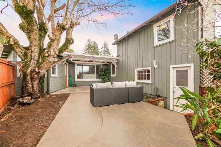 18717 Crest Ave, Castro Valley, California 94546