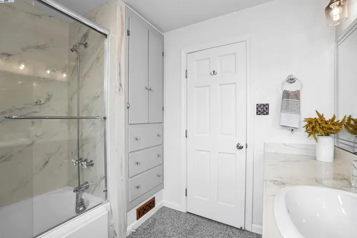 18717 Crest Ave, Castro Valley, California 94546