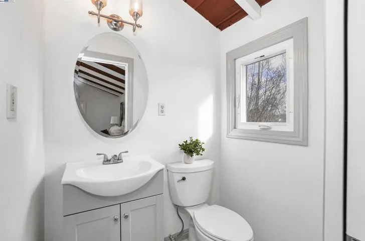 18717 Crest Ave, Castro Valley, California 94546