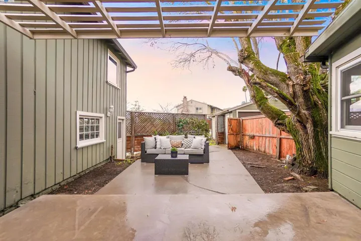 18717 Crest Ave, Castro Valley, California 94546