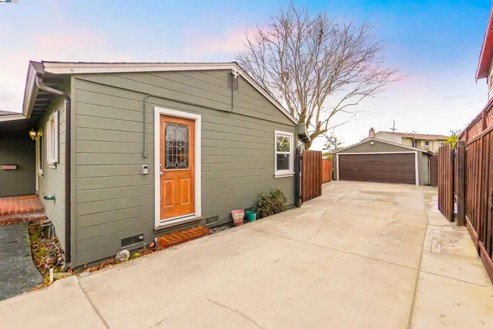18717 Crest Ave, Castro Valley, California 94546