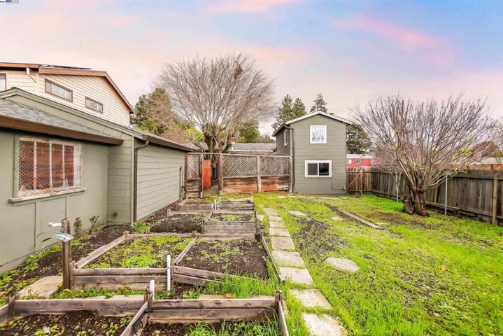 18717 Crest Ave, Castro Valley, California 94546