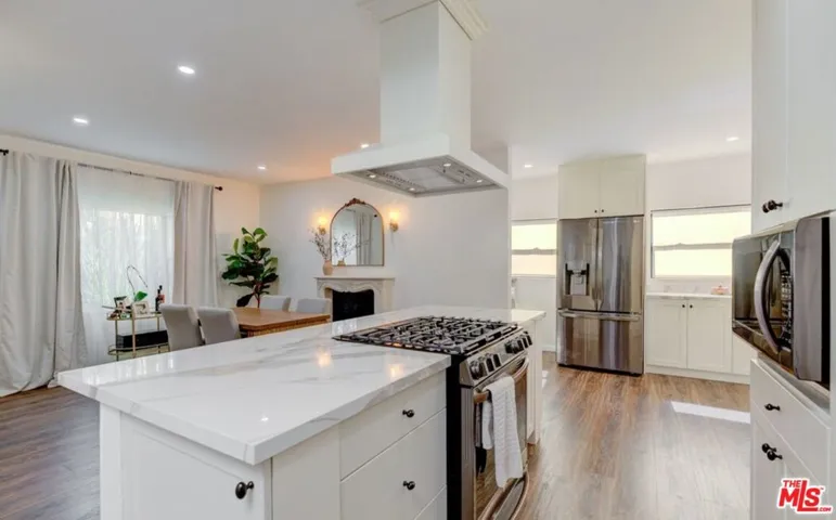 2100 S Harcourt Avenue, Los Angeles, California 90016