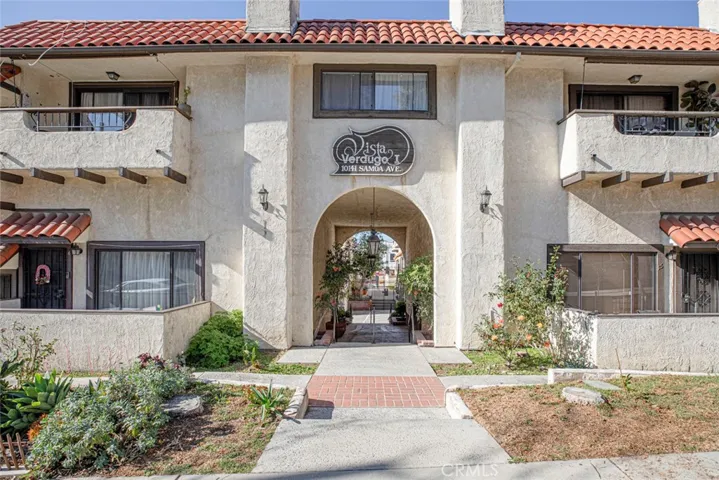 10141 Samoa Avenue 2, Tujunga, California 91042