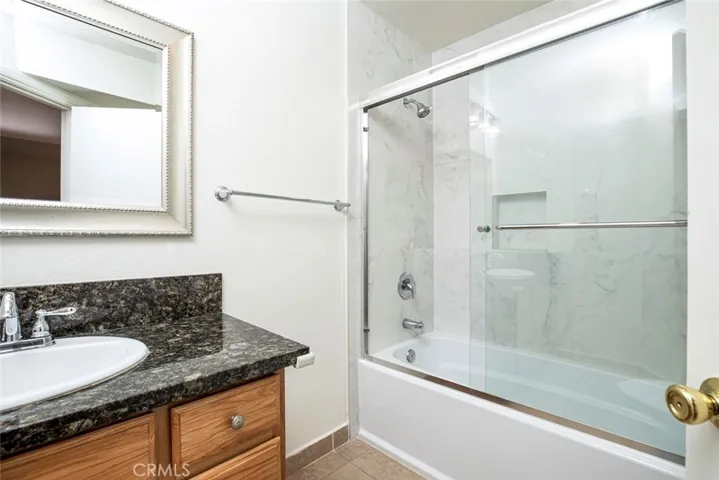 10141 Samoa Avenue 2, Tujunga, California 91042