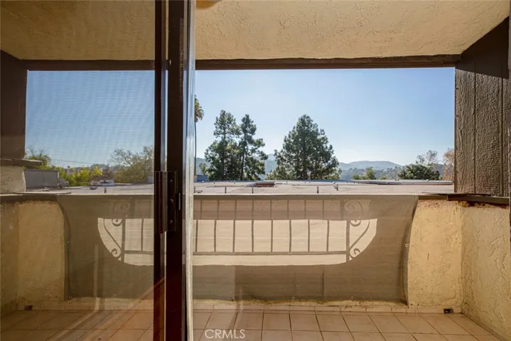 10141 Samoa Avenue 2, Tujunga, California 91042