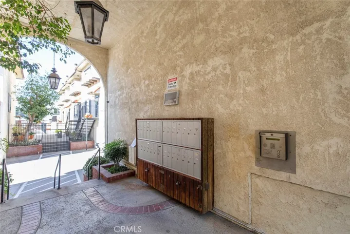 10141 Samoa Avenue 2, Tujunga, California 91042