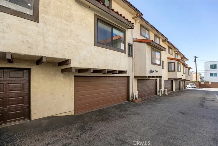 10141 Samoa Avenue 2, Tujunga, California 91042