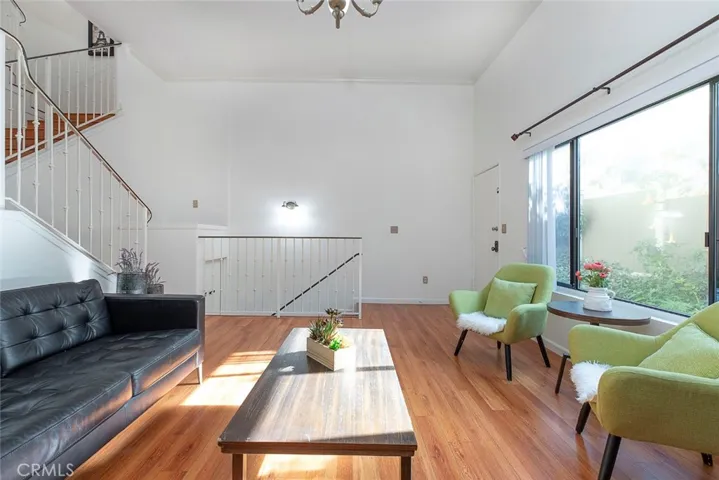 10141 Samoa Avenue 2, Tujunga, California 91042