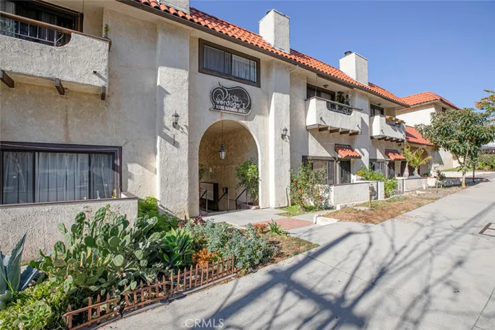 10141 Samoa Avenue 2, Tujunga, California 91042
