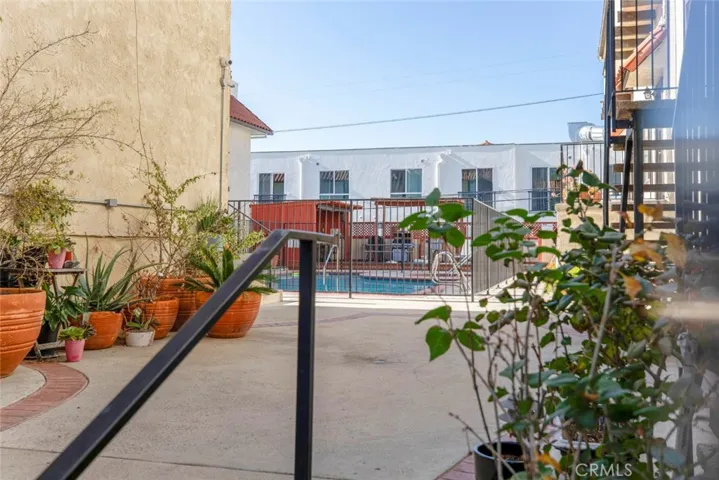 10141 Samoa Avenue 2, Tujunga, California 91042