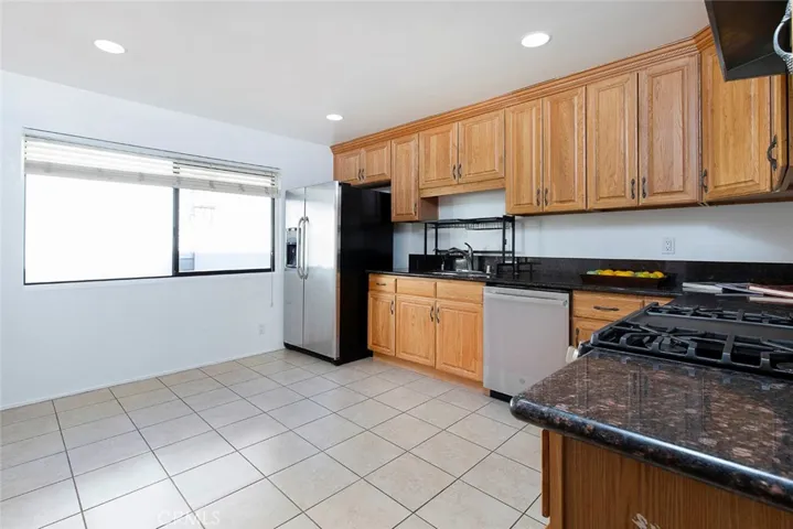 10141 Samoa Avenue 2, Tujunga, California 91042