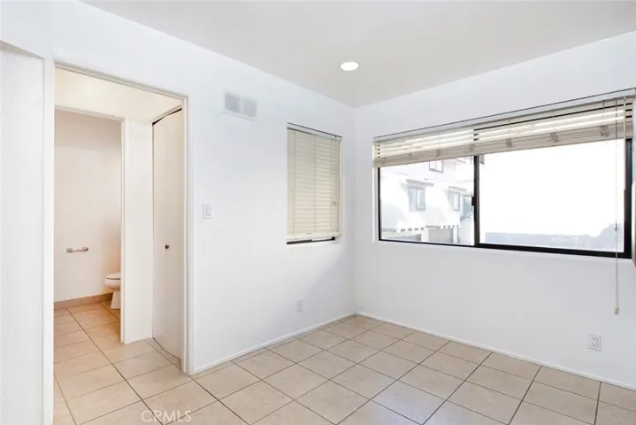 10141 Samoa Avenue 2, Tujunga, California 91042