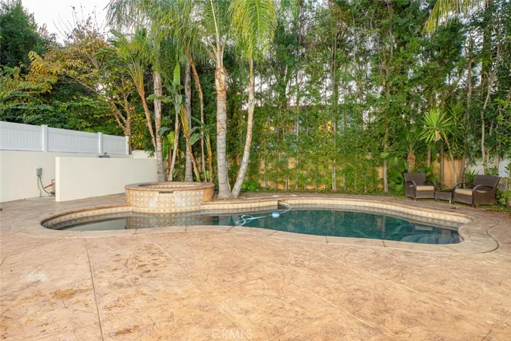 10141 Samoa Avenue 2, Tujunga, California 91042