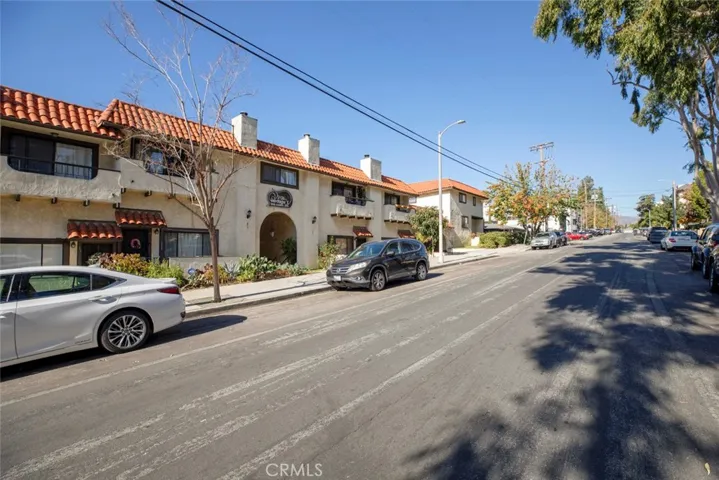 10141 Samoa Avenue 2, Tujunga, California 91042