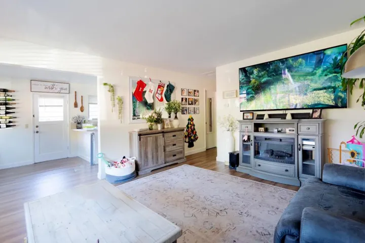 147 12th Street, Pacific Grove, California 93950
