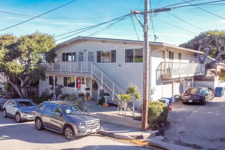147 12th Street, Pacific Grove, California 93950