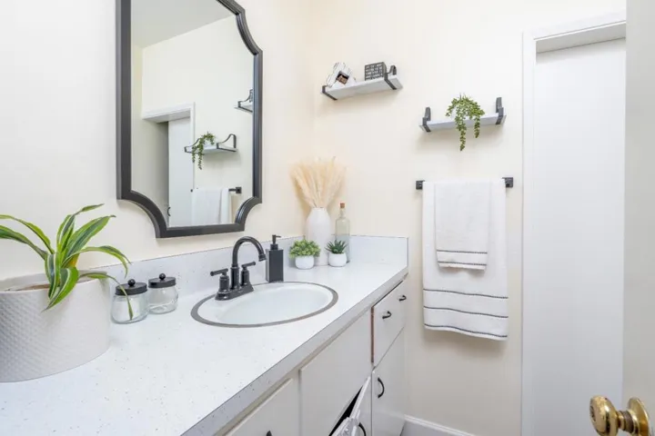 147 12th Street, Pacific Grove, California 93950