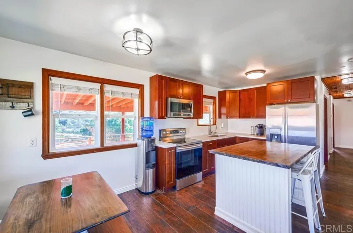 40270 Calle Vecina, Temecula, California 92592