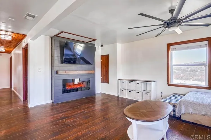 40270 Calle Vecina, Temecula, California 92592