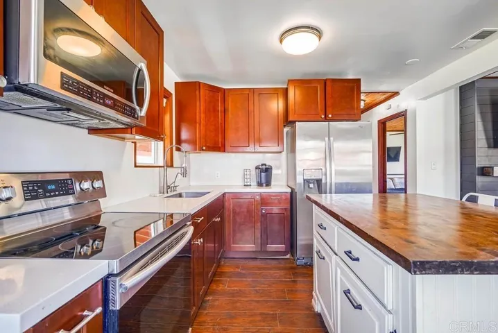 40270 Calle Vecina, Temecula, California 92592